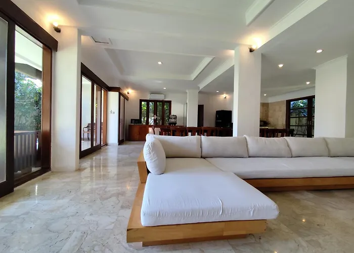 Diana Bali 14 Bedrooms Villa Seminyak (Bali)